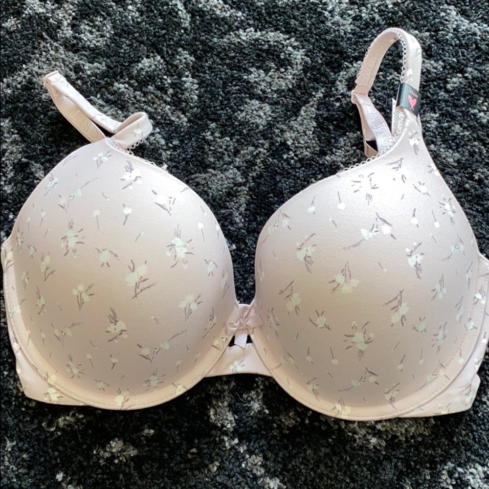 Victoria’s Secret body by Victoria bra